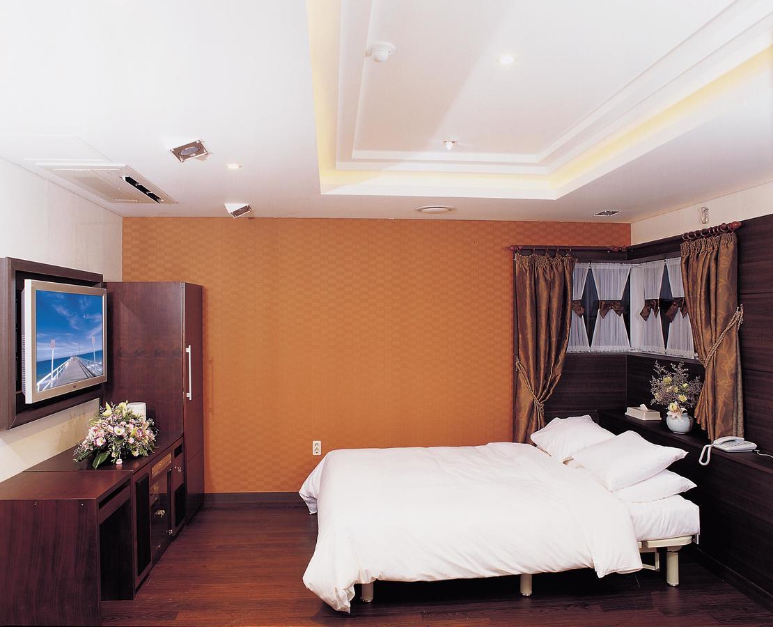 Joa Hotel Cheongju Bagian luar foto