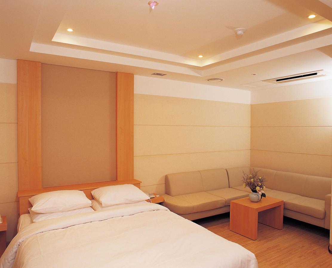 Joa Hotel Cheongju Bagian luar foto
