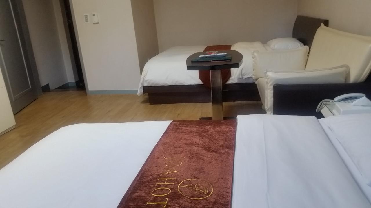 Joa Hotel Cheongju Bagian luar foto